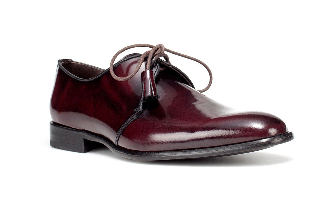 Passion for beauty: Zara-Mens-Blucher-Shoe-With-Bow-And-Tassels