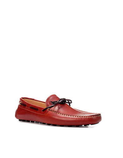 Shoe of The Week: Zara Menâ€™s Red Driver With Contrasting Bow