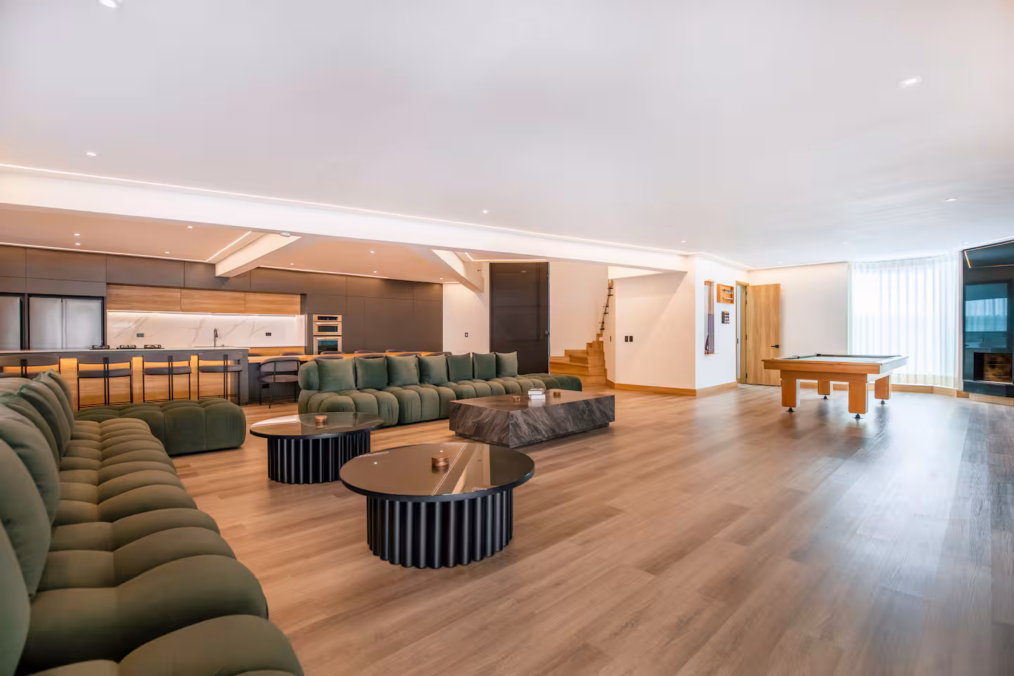 Villa Gratamira in Medellín with a private nightclub, heated pool, jacuzzi, and luxury group-friendly amenities.