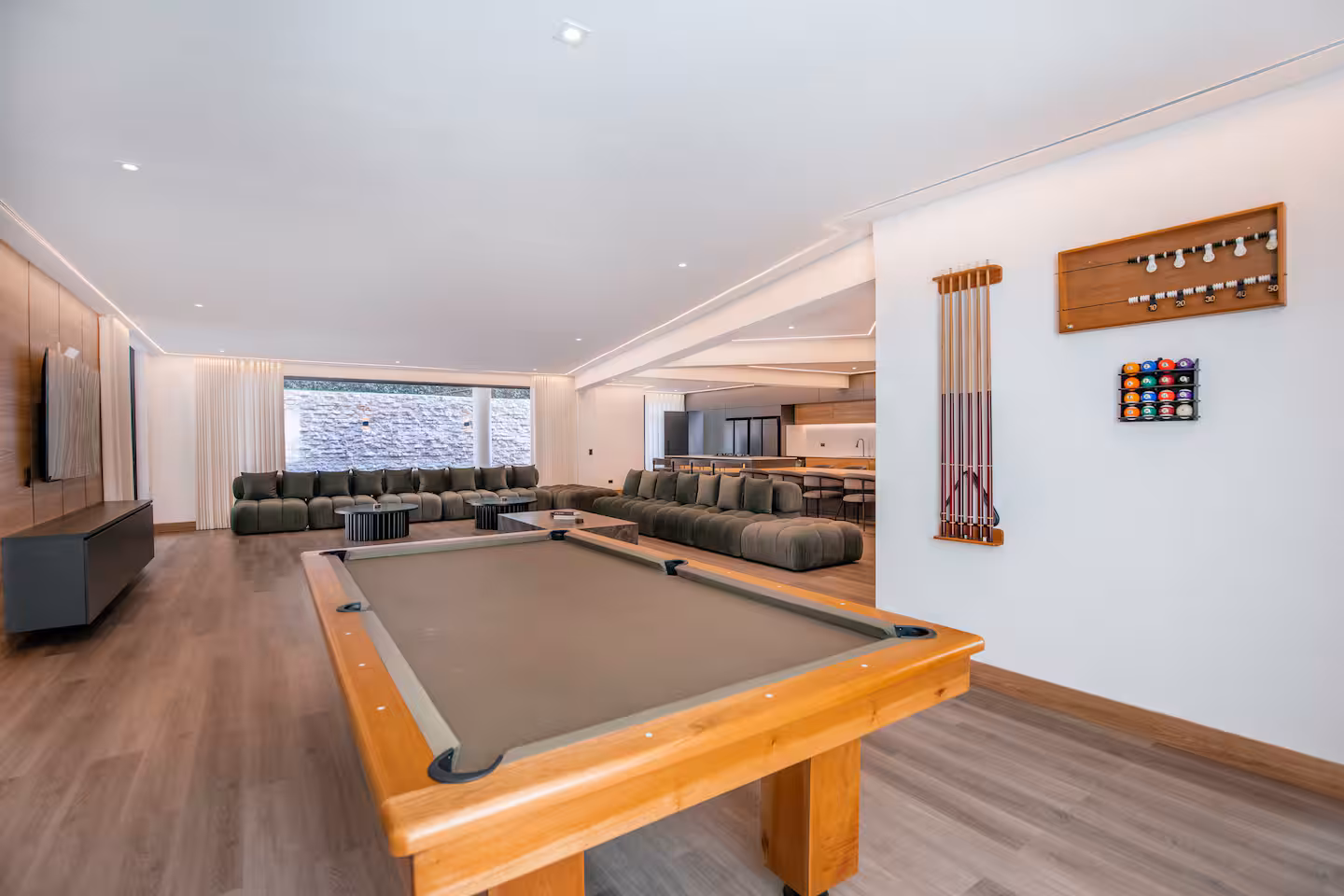 Villa Gratamira in Medellín with a private nightclub, heated pool, jacuzzi, and luxury group-friendly amenities.